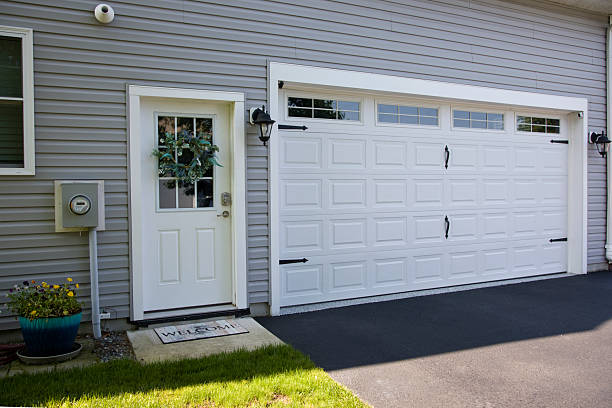 24/7 Emergency Garage Door Panel Replacement experts in Miami Heights, OH
